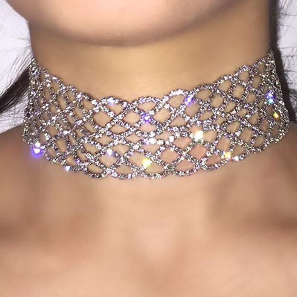 Women Accessories In Amazon - Damesketting met kraag en glanzende strass